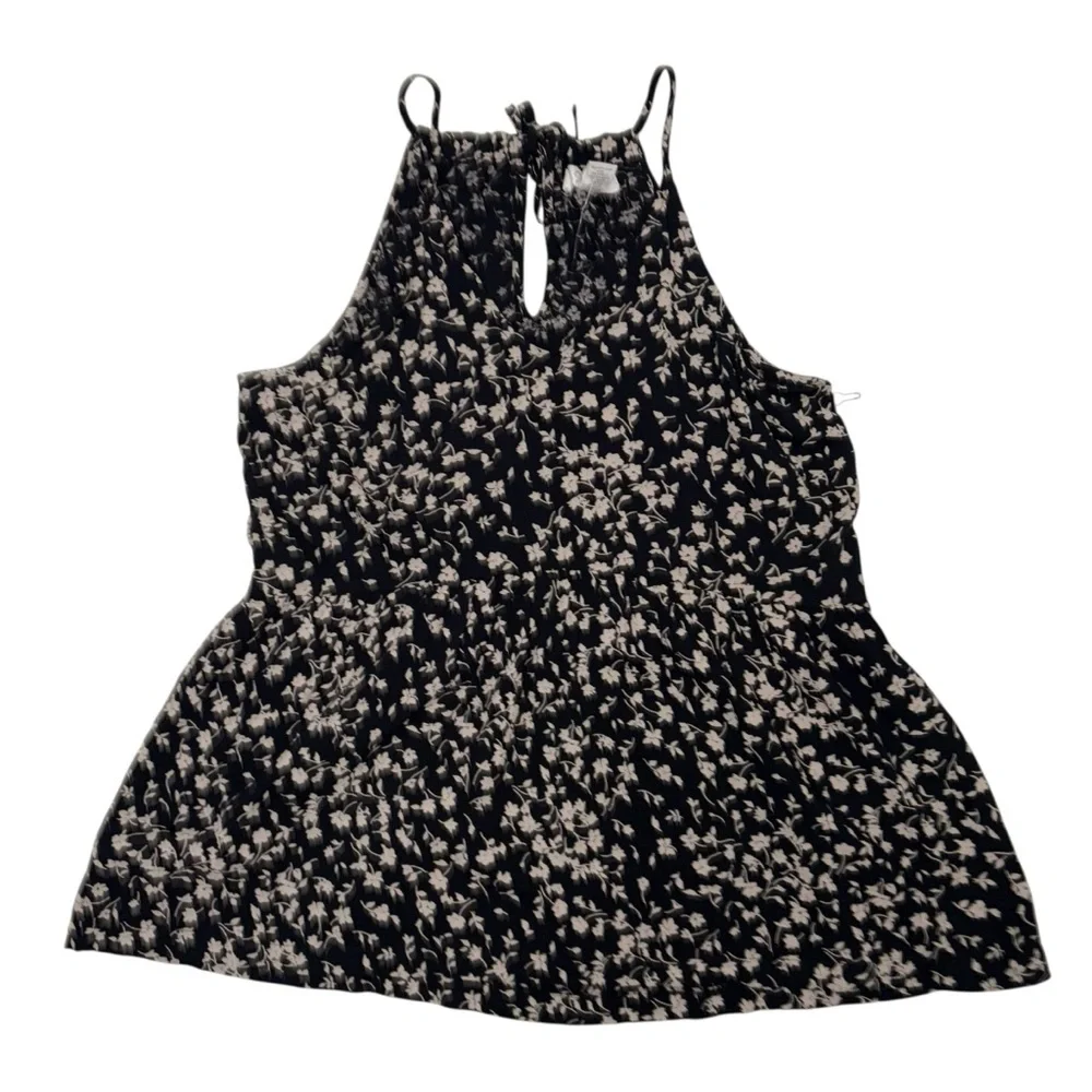 NWOT Japna Floral Black and White Women's Top sz Medium - Picture 1 of 5